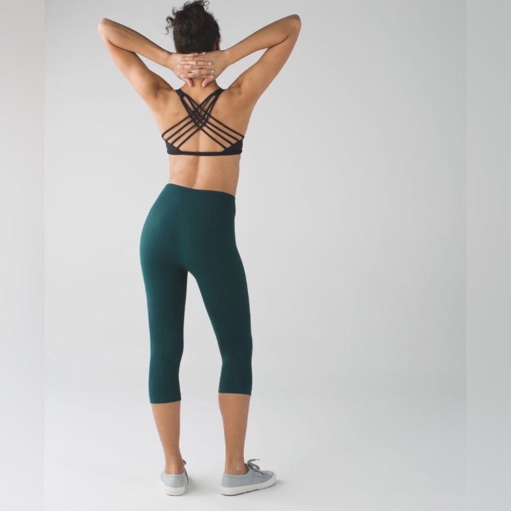 Lululemon Flow & Go Crop
Deep Green